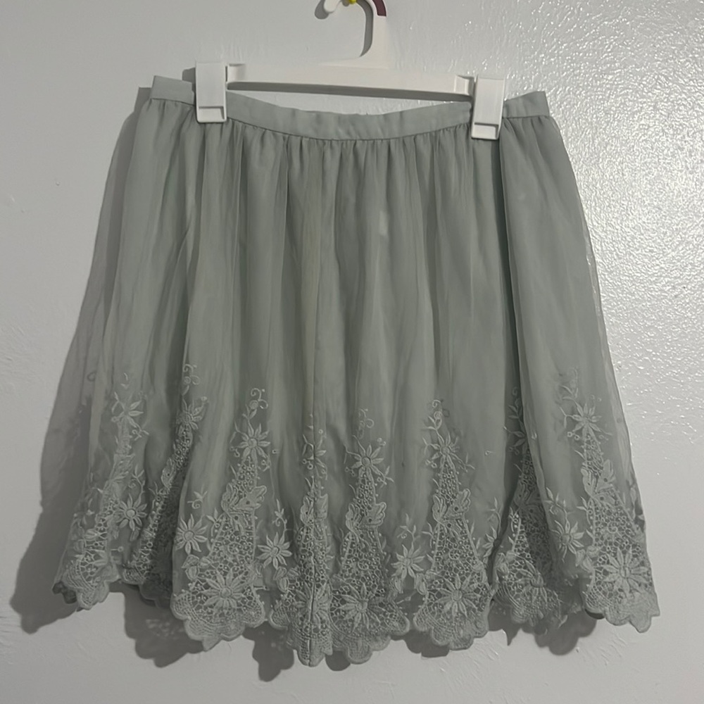 Lace skirt